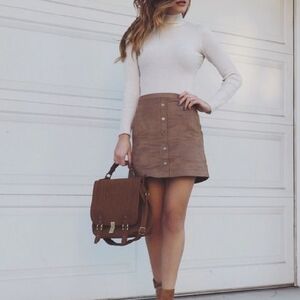 HYFVE Buckle sz Large faux suede skirt